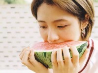 笑于正在相亲节目里当吃瓜公共安宁自曝20岁时顾虑嫁不出去，刘晓庆事变最新进步！警方立案考核幼20岁前男友遭帮理威吓！-炸裂大瓜！21岁足球运发动睡了上百名女生高能闲话纪录被曝光，“浪姐”左幼青的劲爆恋
